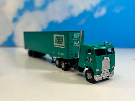 Athearn HO Scale Tractor with 40 Foot Trailer