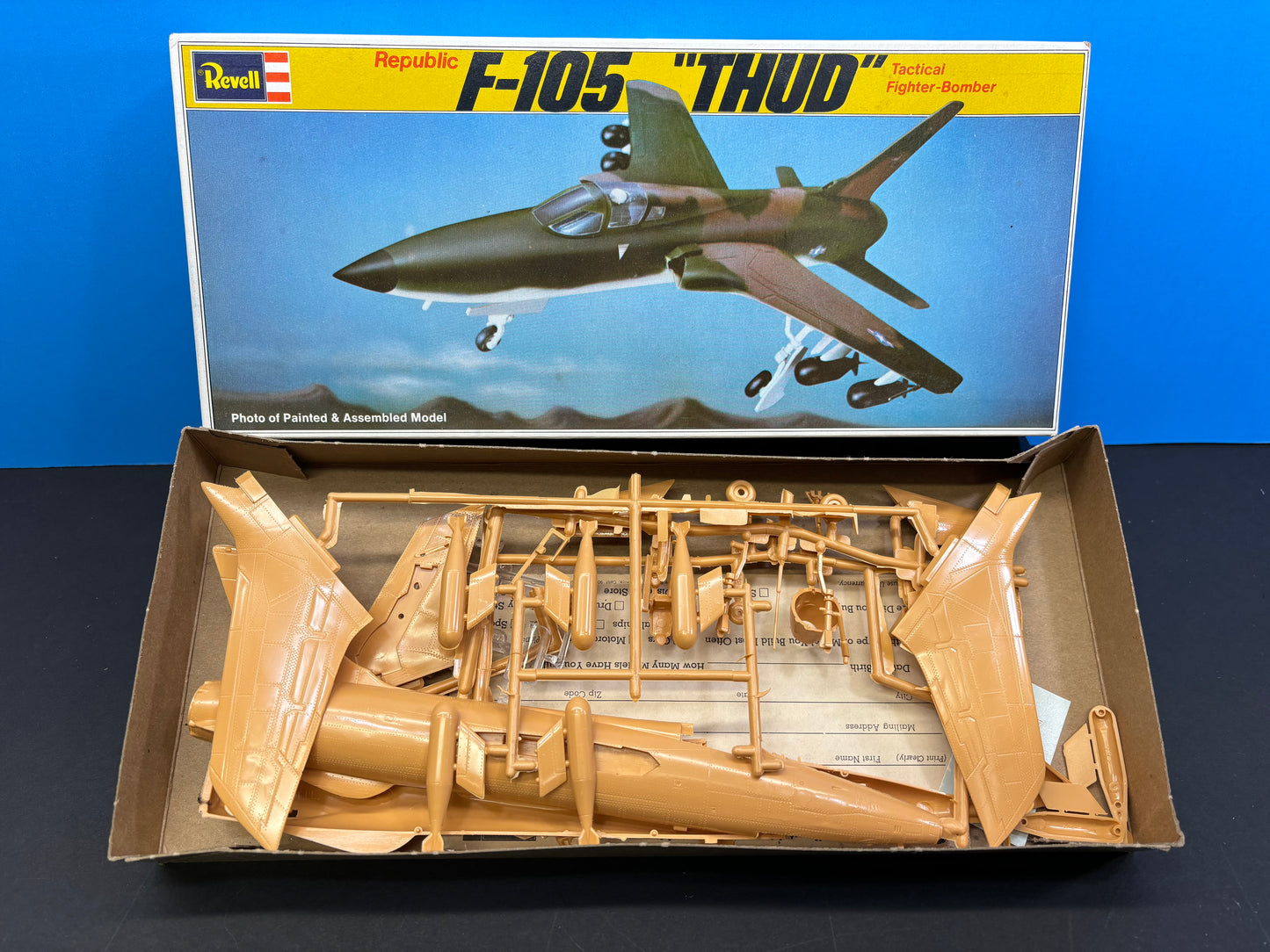 Revell F-105 "Thud" Kit # H-166 Circa: 1976